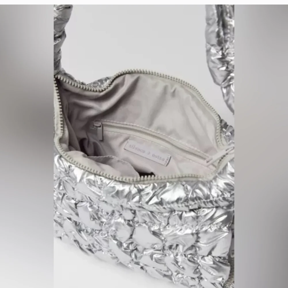 Silence +Noise Urban Outfitters Max Pucker Quilted Crossbody Bag NWOT Silver - Picture 3 of 7
